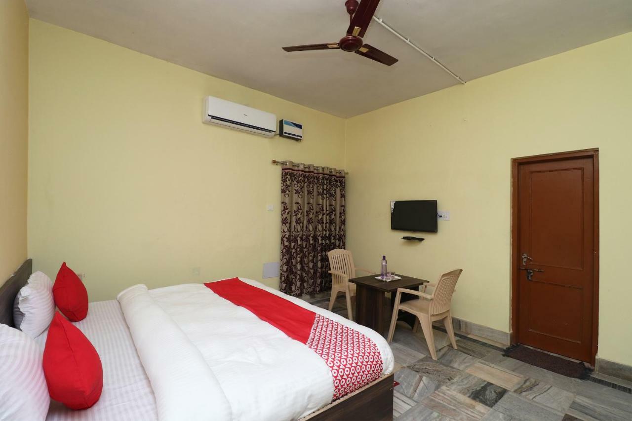 Oyo 35736 Shree Jagannath Lodge Puri Exterior foto